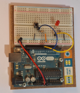 Montage qui montre la méthode Pull-Up pour allumer une LED avec un interrupteur sur un Arduino UNO.